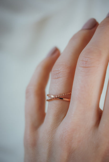 Twist Interlocking Set of 2 Rings, Solid 14K Rose Gold
