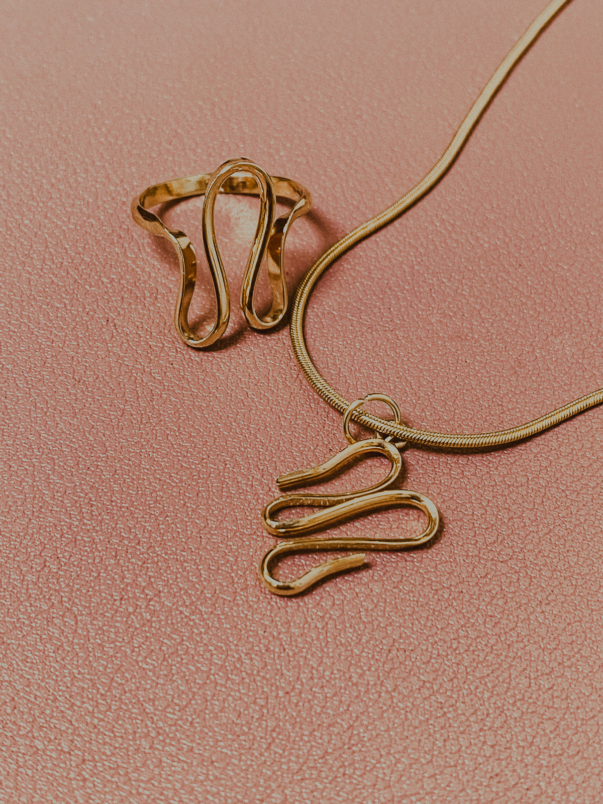 Form Pendant