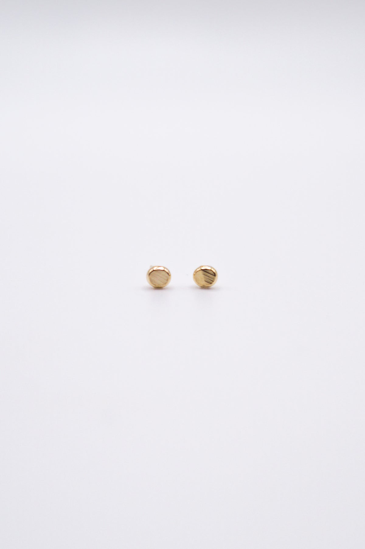 Hammered Bead Flat Back Stud Earring in Solid Gold