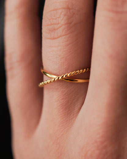 Twist Interlocking Set of 2 Rings, Solid 14K Gold