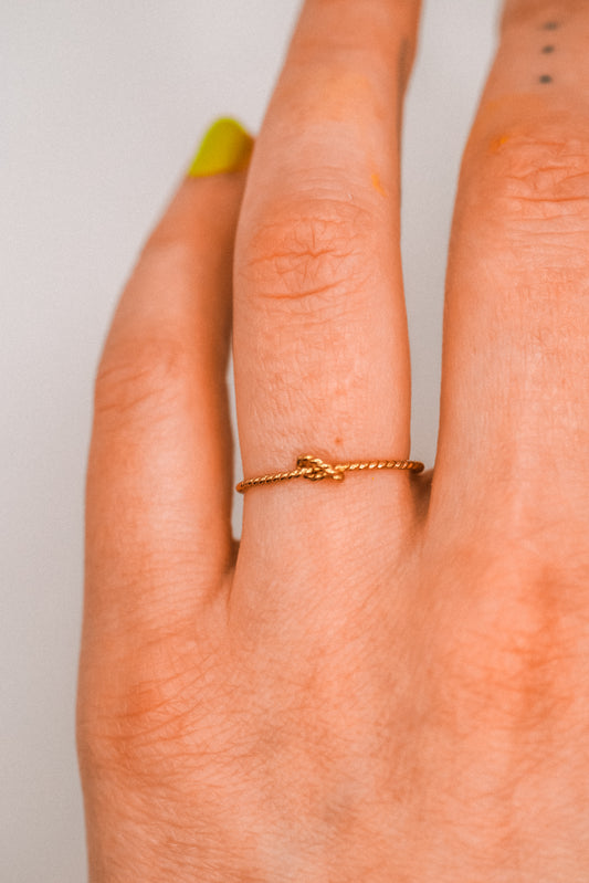 Twist Closed Knot Ring, Solid 14K Gold