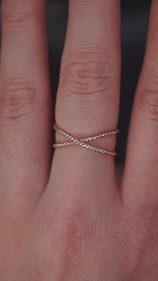 Twist X-Ring, Solid 14K Gold