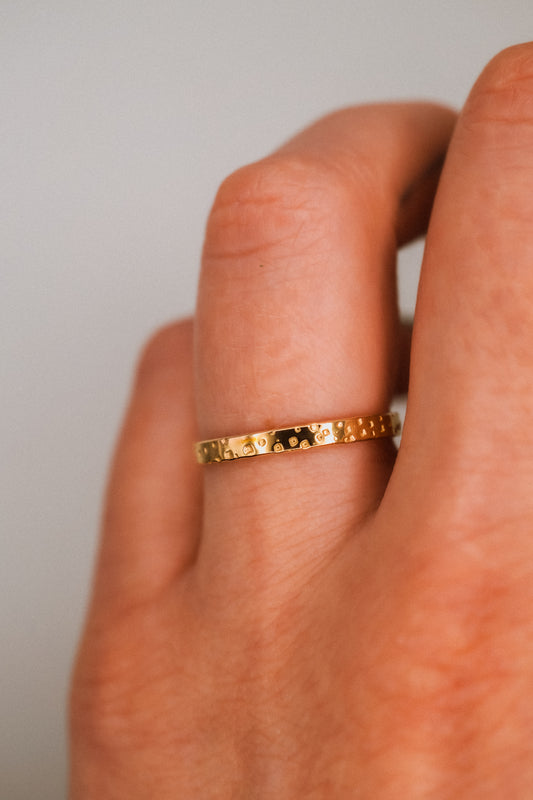 Speckled Band, Solid 14K Gold