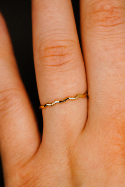 Squiggle Ring, Solid 14K Gold