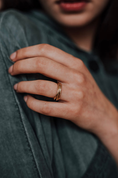 Thin Interlocking Set of 5 Rings, 14K Gold Fill