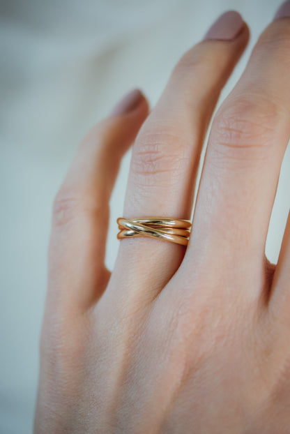 Overlap Ring, Solid 14K Gold