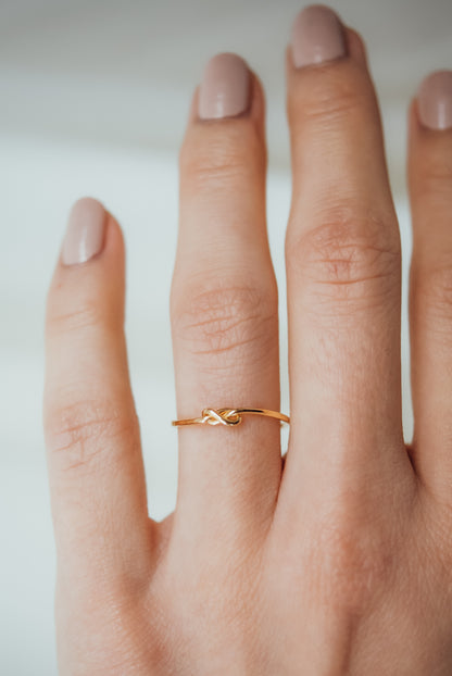 Closed Knot Ring, Solid 14K Gold
