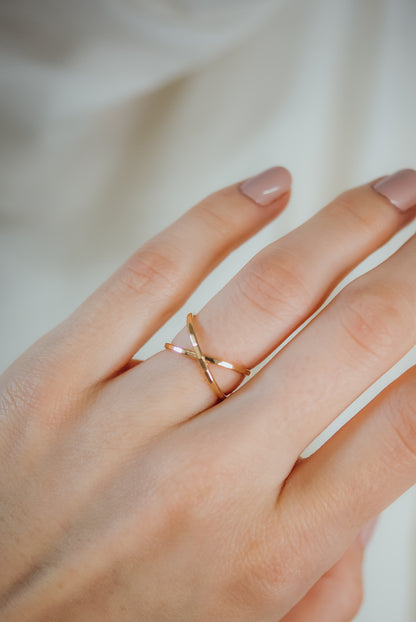 Thin Interlocking Set of 2 Rings, Solid 14K Gold